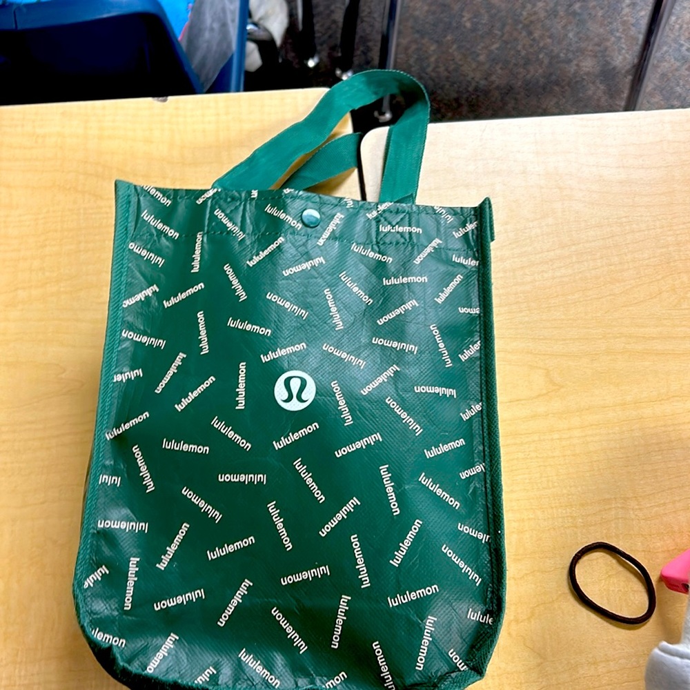 green lulu lemon bag